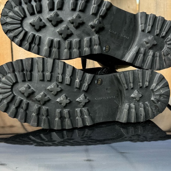 Vince Camuto - Picture 7 of 8